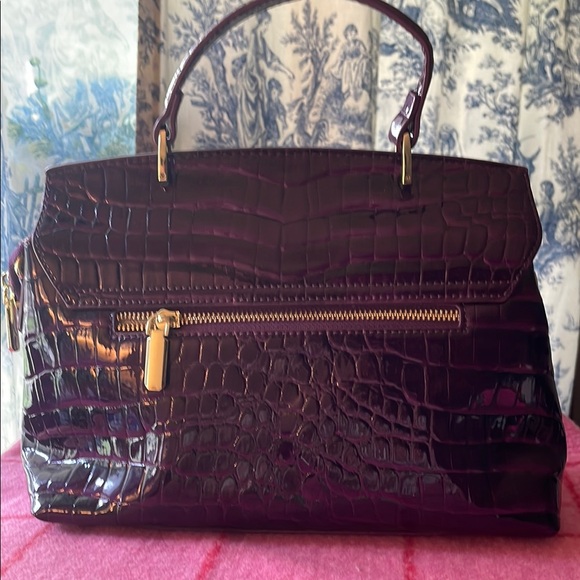 Iridescent Purple Crocodile-Embossed Handbag - Picture 2 of 6